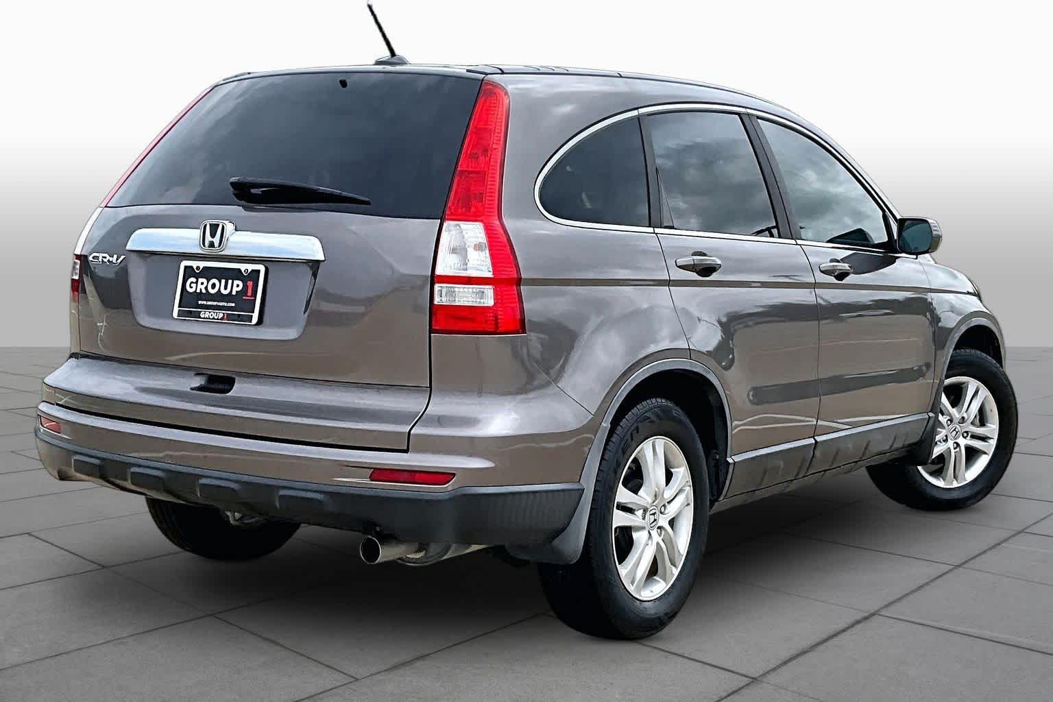 Used 2011 Polished Metal Metallic Honda EX-L image 12