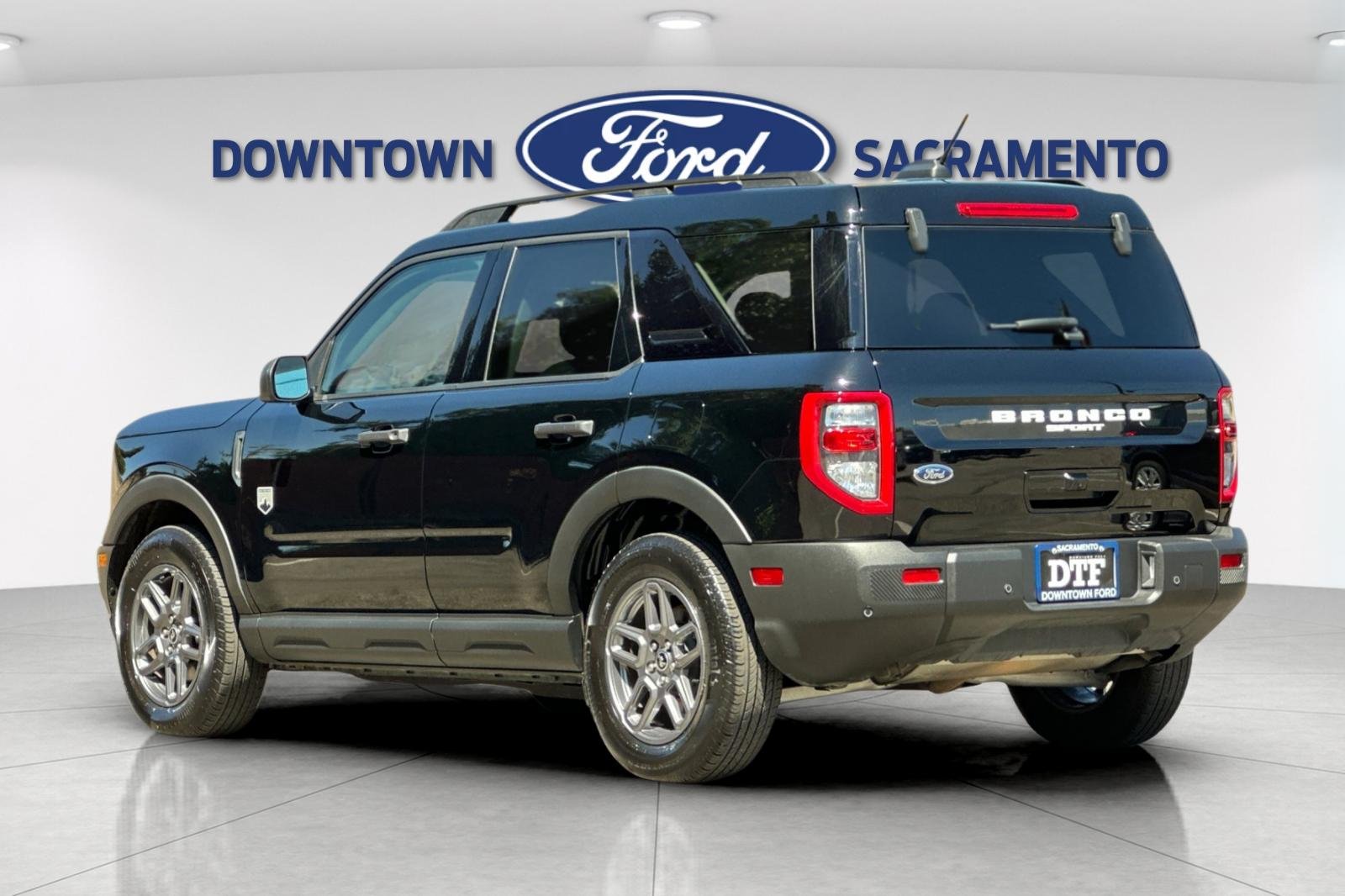 Certified Used 2025 Shadow Black Ford Big Bend image 8