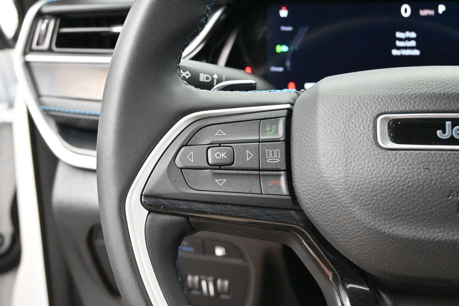 Used 2022 Bright White Clearcoat Jeep Trailhawk image 17