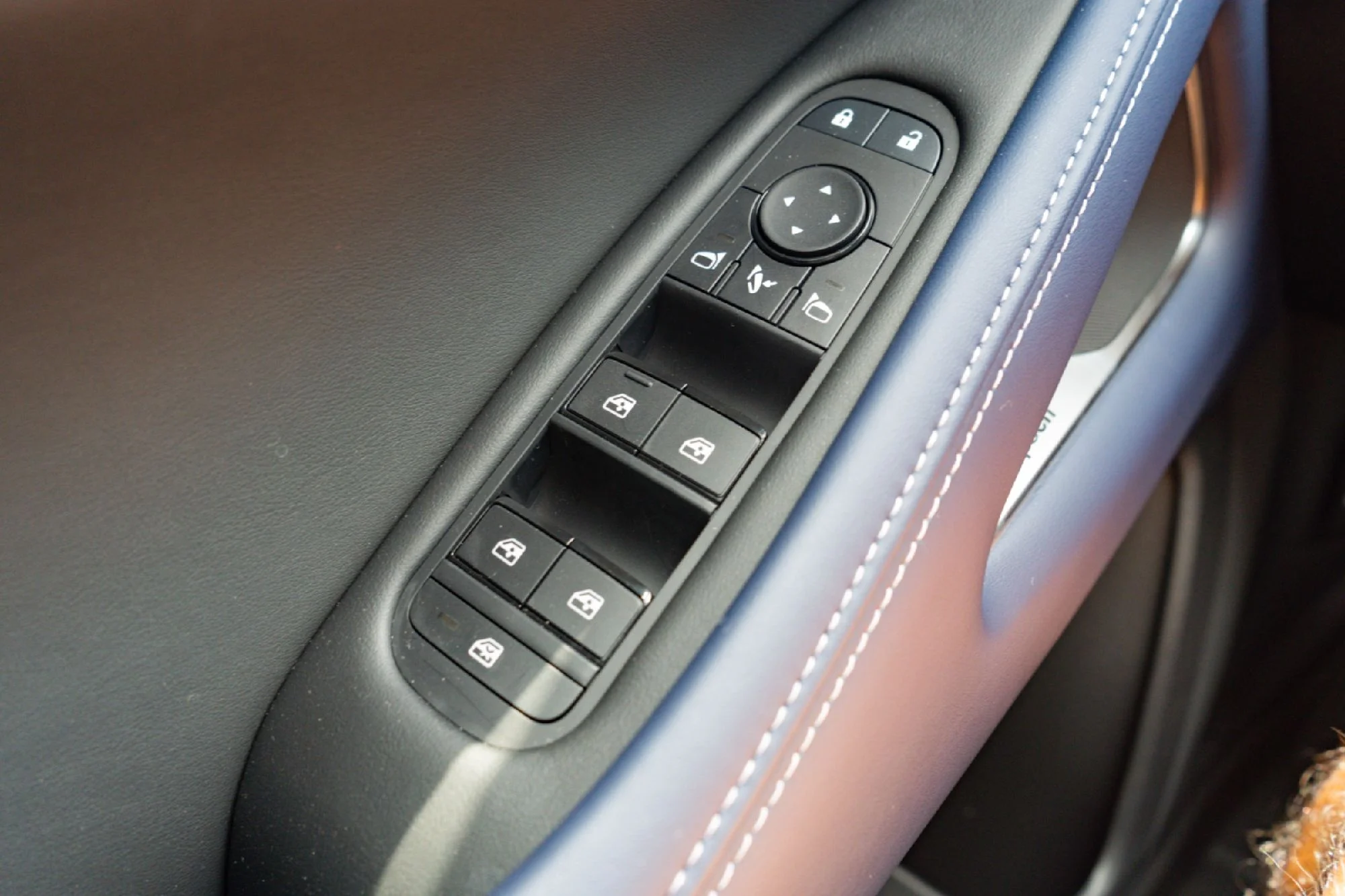 New 2027 MINERAL BLACK INFINITI Sport AWD image 18