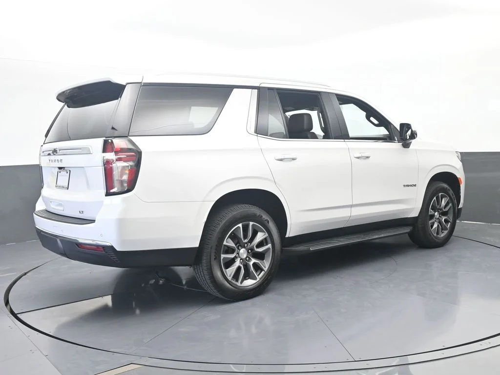 Used 2022 Iridescent Pearl Tricoat Chevrolet LT image 6