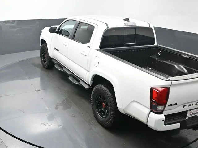 Used 2022 White Toyota SR5 image 48