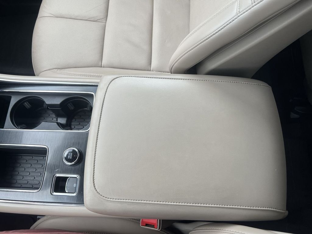 Used 2021 White Lincoln Reserve image 27