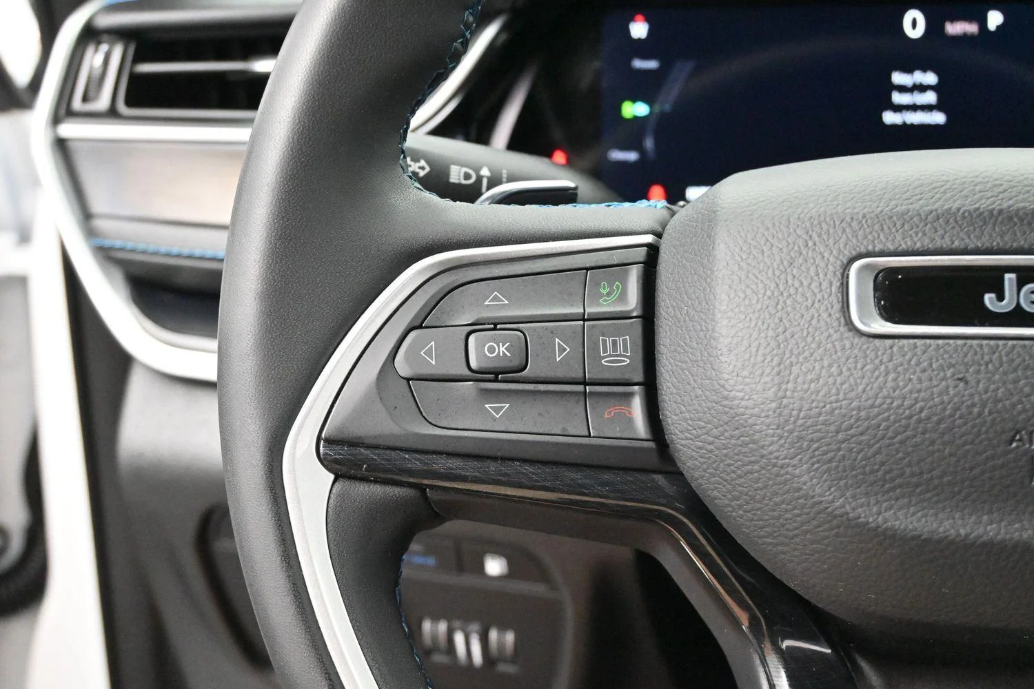 Used 2022 Bright White Clearcoat Jeep Trailhawk image 17