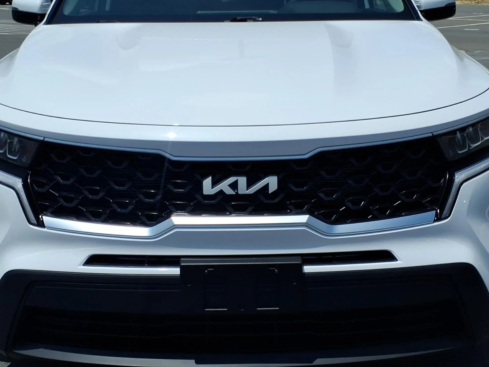 Used 2023 Glacial White Pearl Kia LX image 13