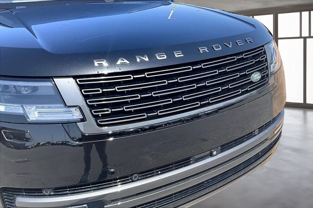 Used 2023 Black Land Rover SE image 28