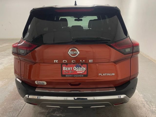 Used 2021 Orange Nissan Platinum image 8