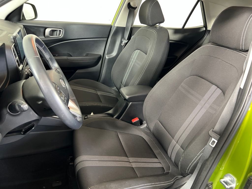 Used 2023 Green Hyundai SEL image 5