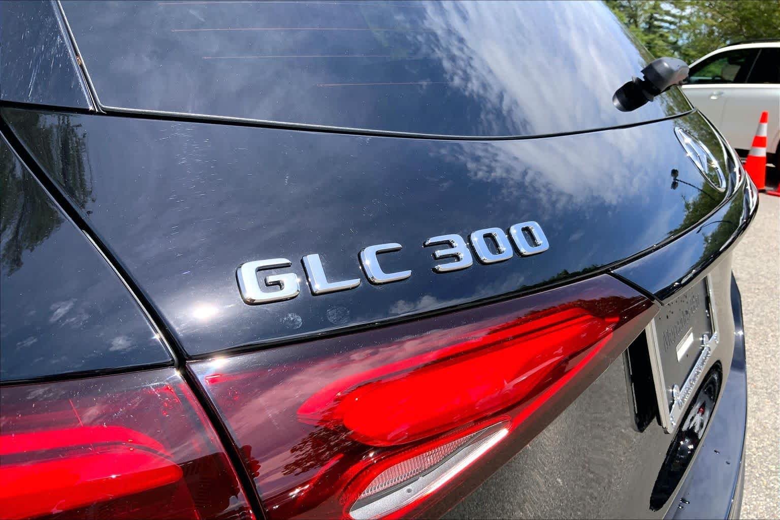 Used 2024 Black Mercedes-Benz GLC 300 image 10