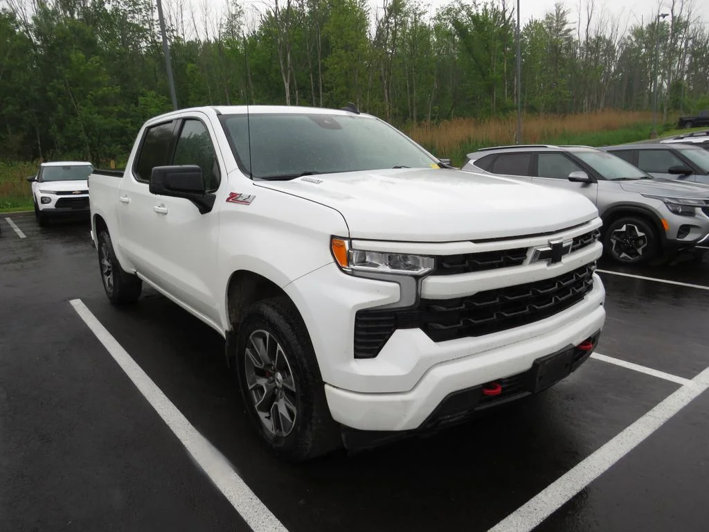 Used 2023 White Chevrolet RST image 2