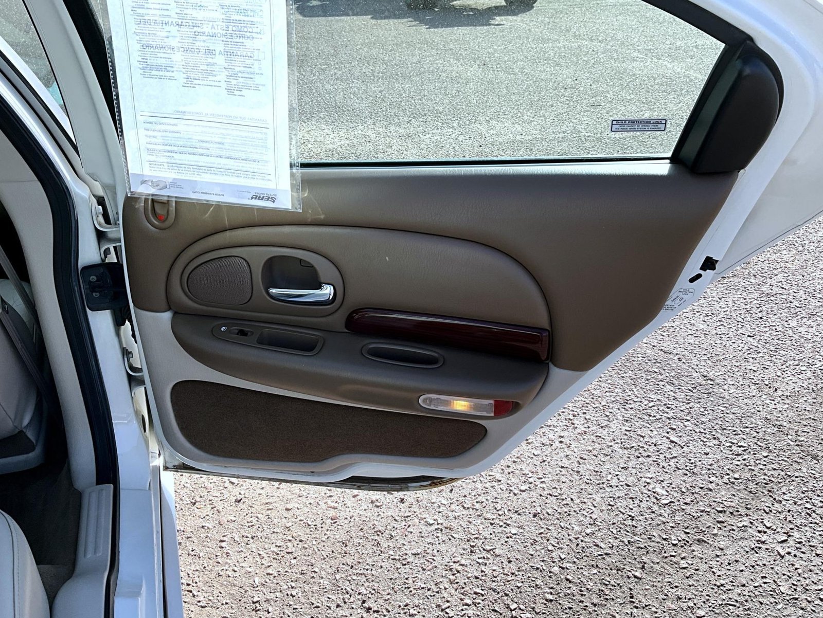 Used 1999 White Chrysler Base image 20