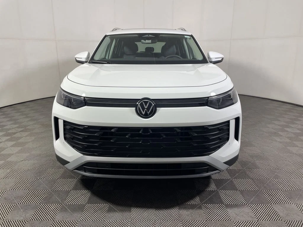 New 2026 White/off-white Volkswagen 2.0T SE image 3