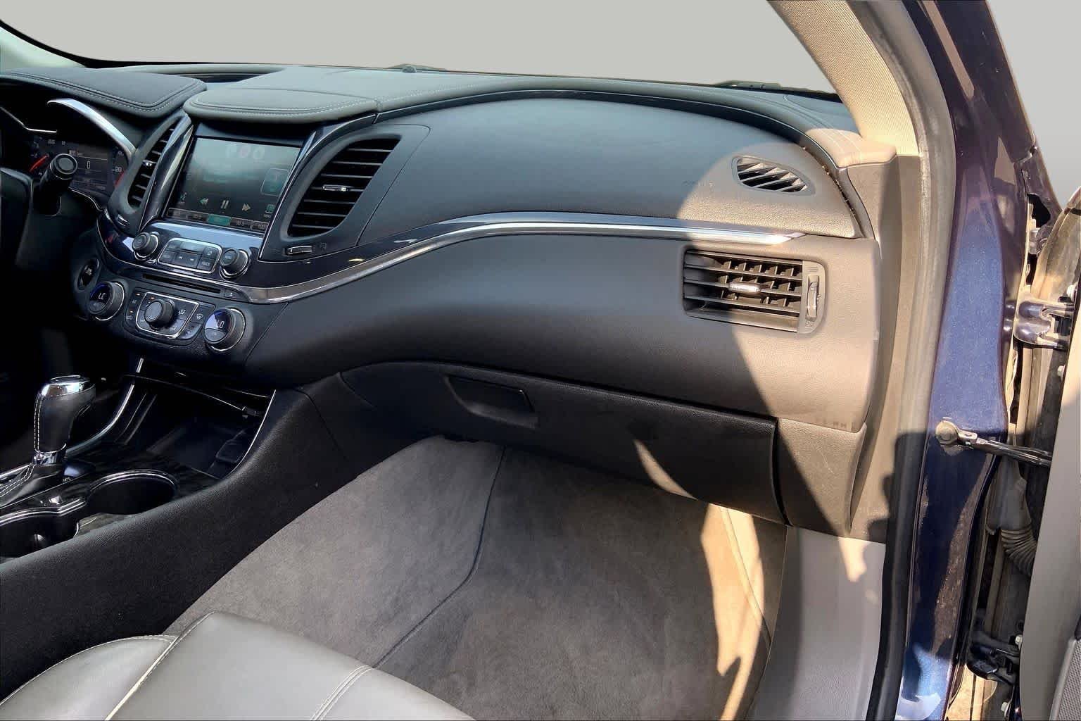 Used 2015 Blue Velvet Metallic Chevrolet LTZ image 19