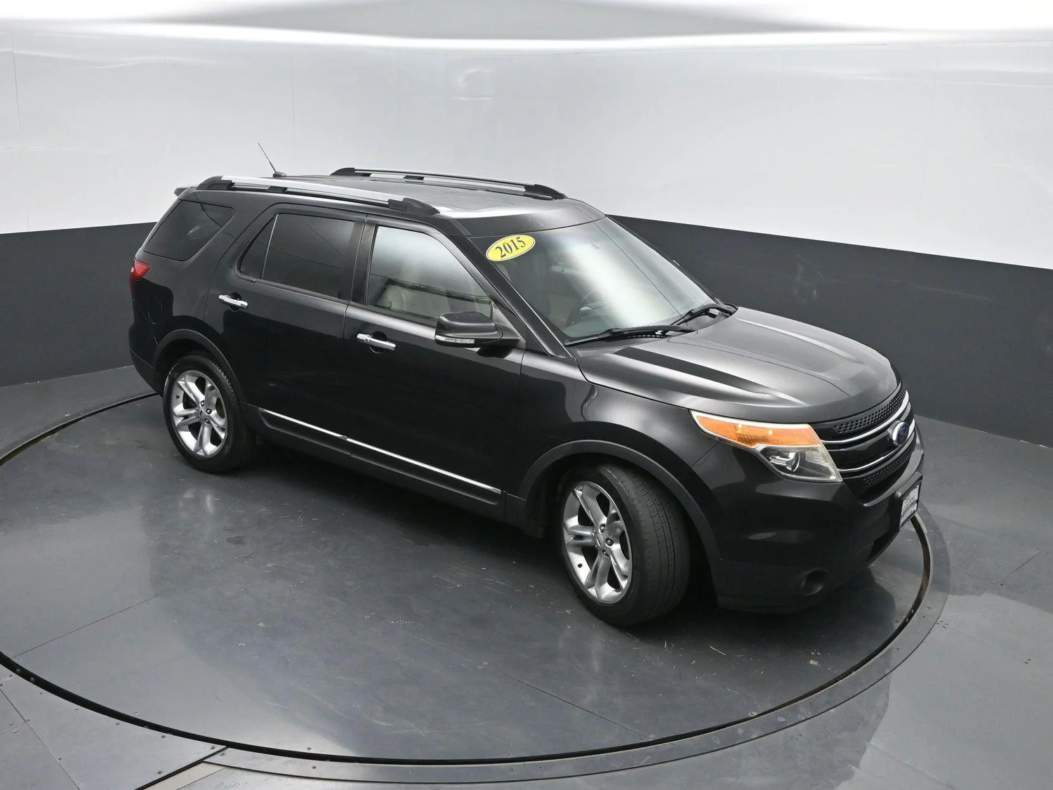 Used 2015 Tuxedo Black Metallic Ford Limited image 36