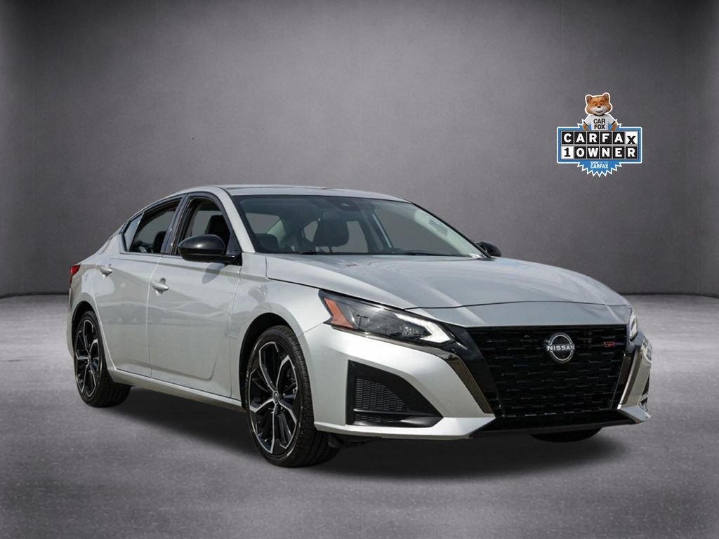 Used 2024 Silver Nissan 2.5 SR image 1