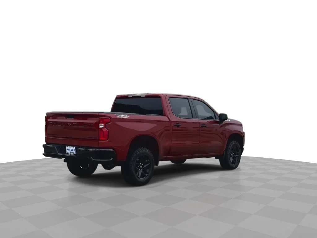 Used 2022 Red Chevrolet Custom Trail Boss image 8
