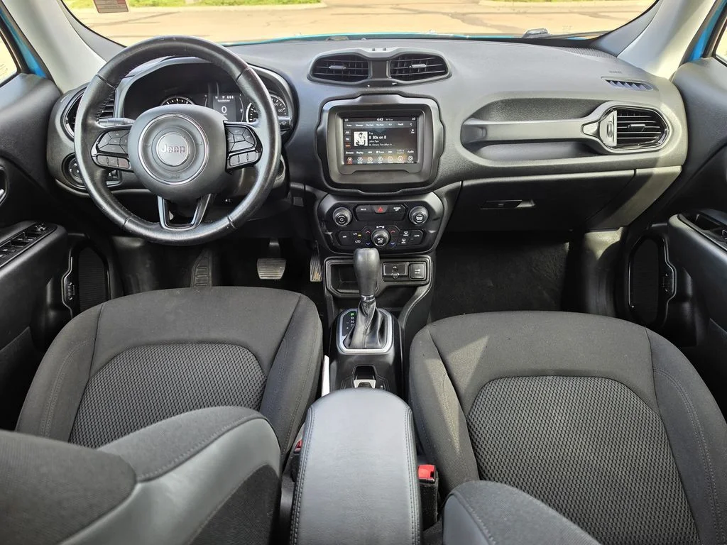 Used 2019 Teal Jeep Latitude image 10