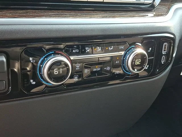 New 2026 Sterling Metallic GMC Elevation image 15
