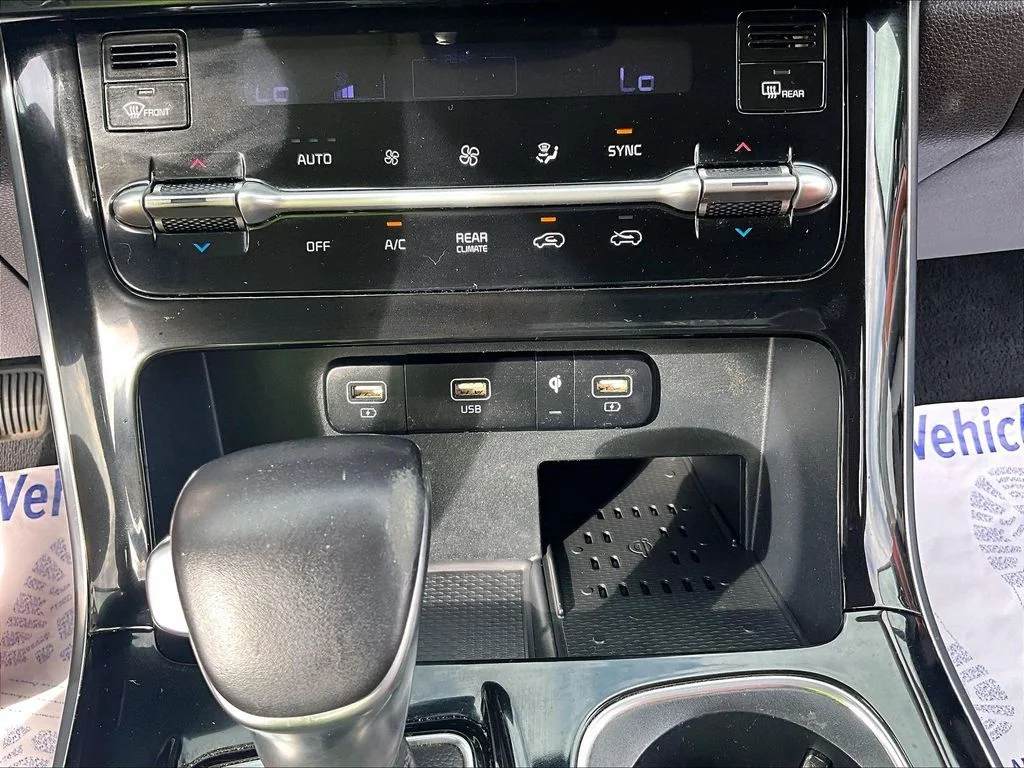 Used 2022 White Kia SX Prestige image 33
