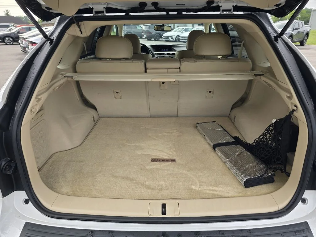 Used 2014 Starfire Pearl Lexus Base image 26
