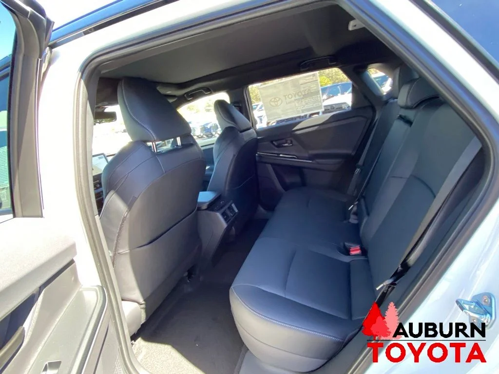 New 2026 Wind Chill Pearl with Midnight Black Metallic roof <sup>1</sup> Toyota  Limited image 23