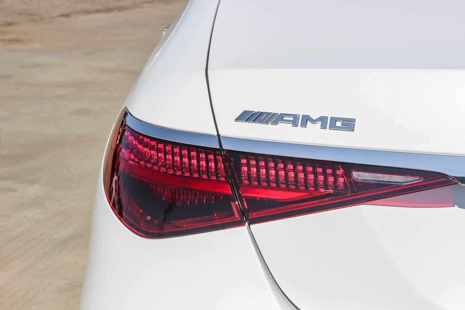 New 2026 MANUFAKTUR Moonlight White Magno Mercedes-Benz AMG® S 63 E image 7