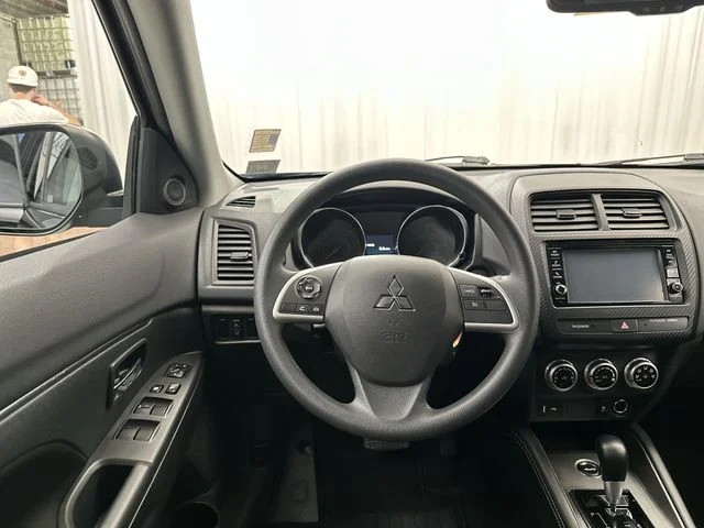Used 2022  Mitsubishi 2.0 SE image 14