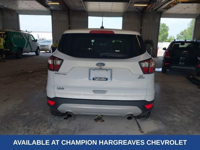 Used 2017 Oxford White Ford SE image 11