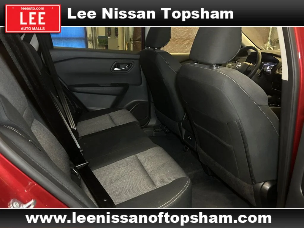 Used 2025 Scarlet Ember Tintcoat Nissan SV image 18