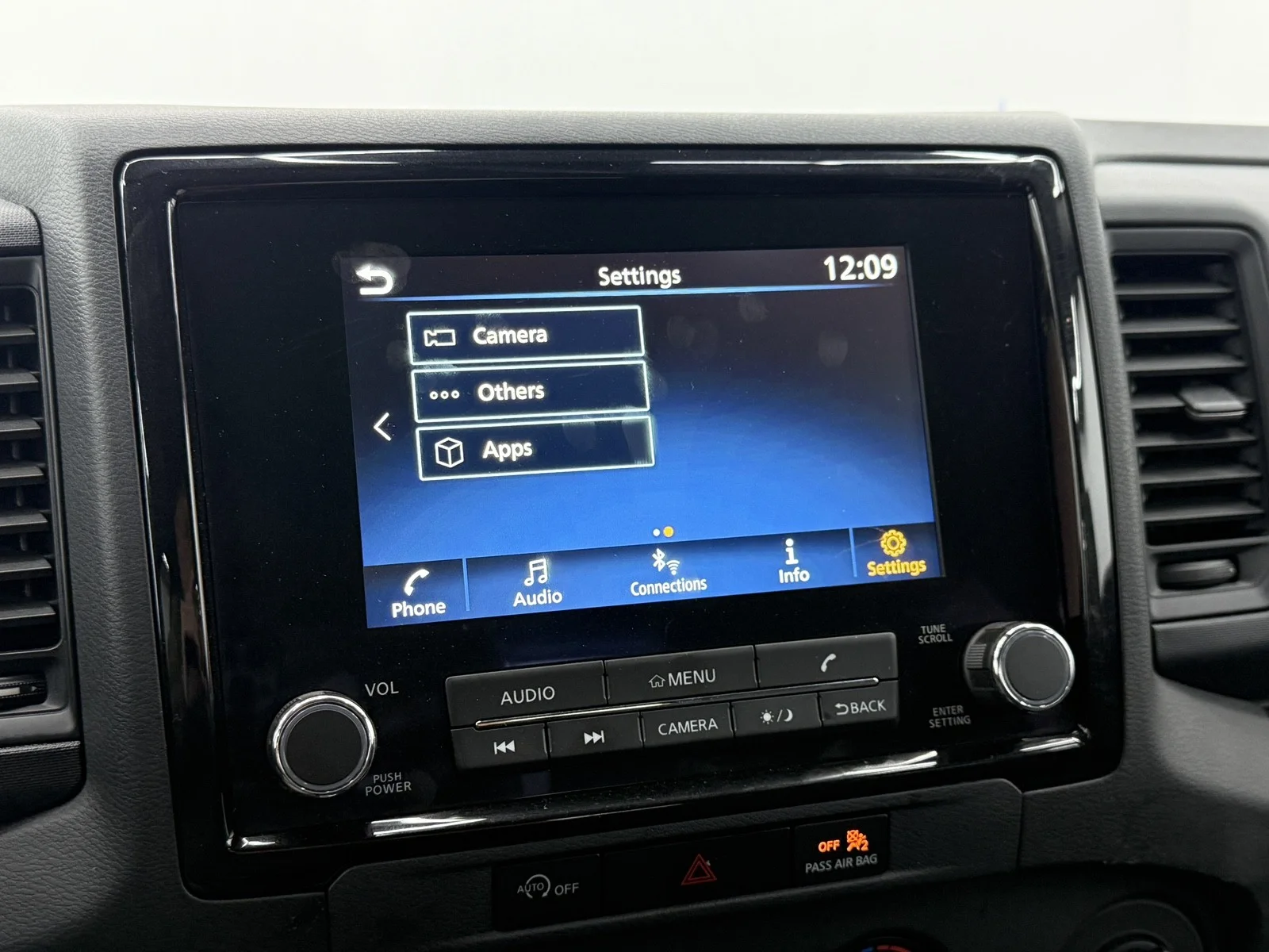 Used 2024 Glacier White Nissan S king cab 4x2 image 17