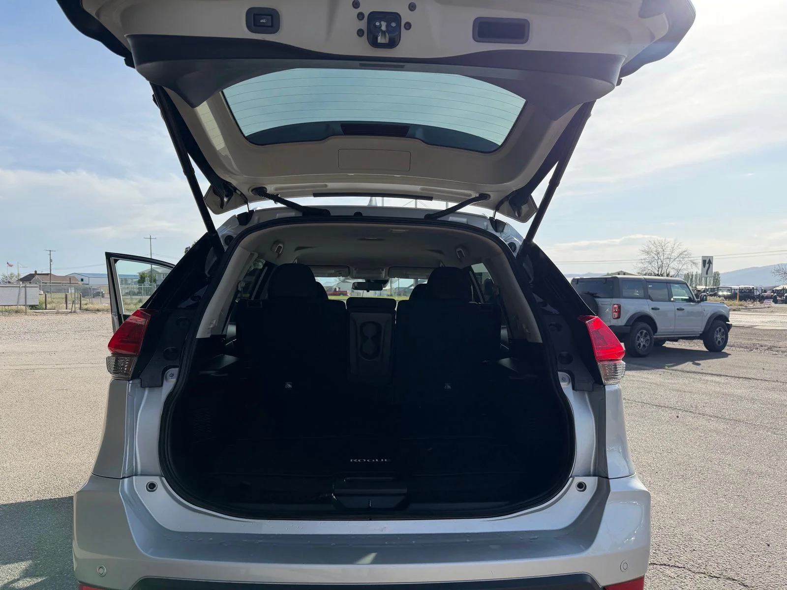 Used 2020 Silver Nissan SV image 28