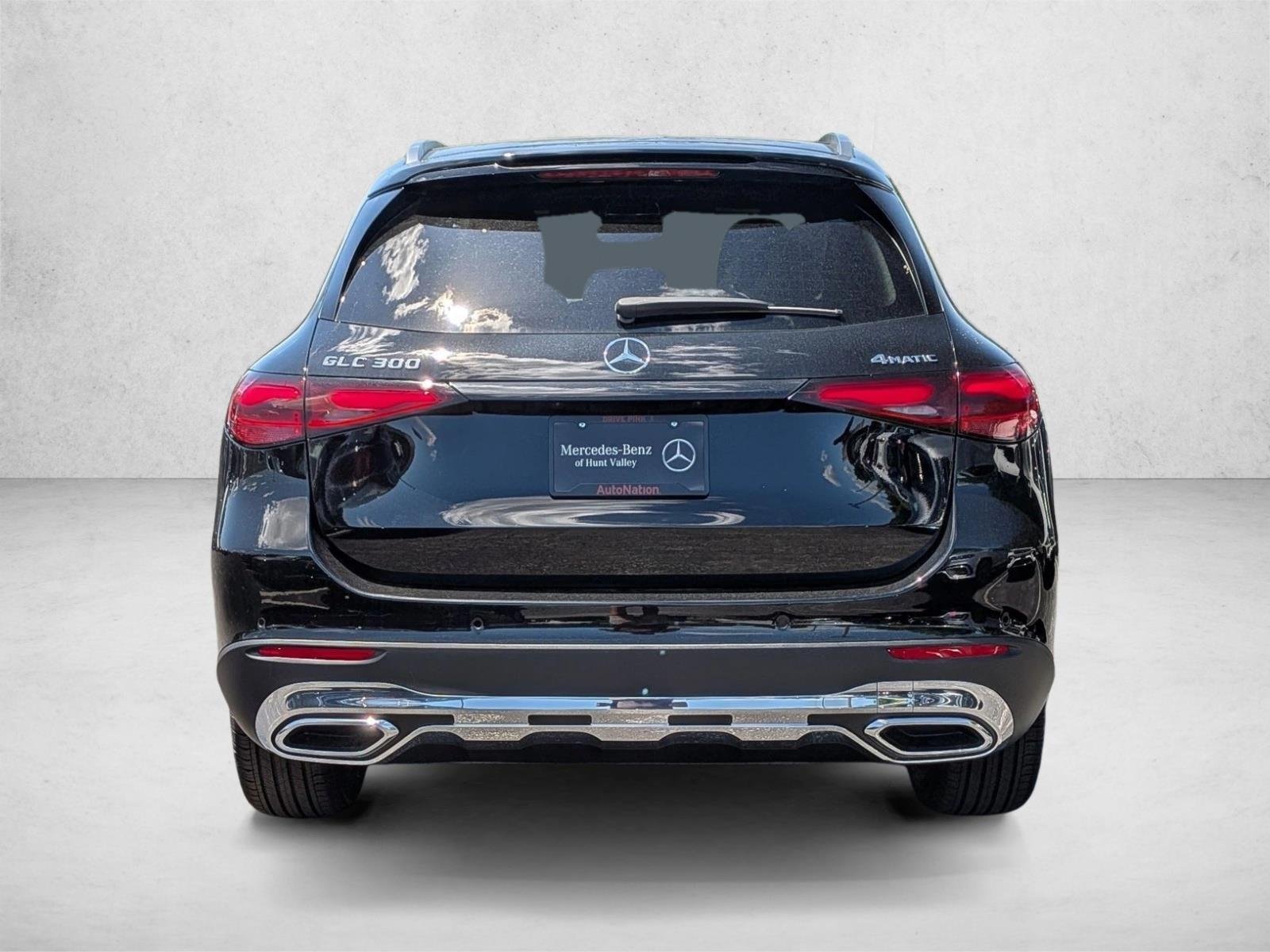 New 2026 Black Mercedes-Benz GLC300 image 7