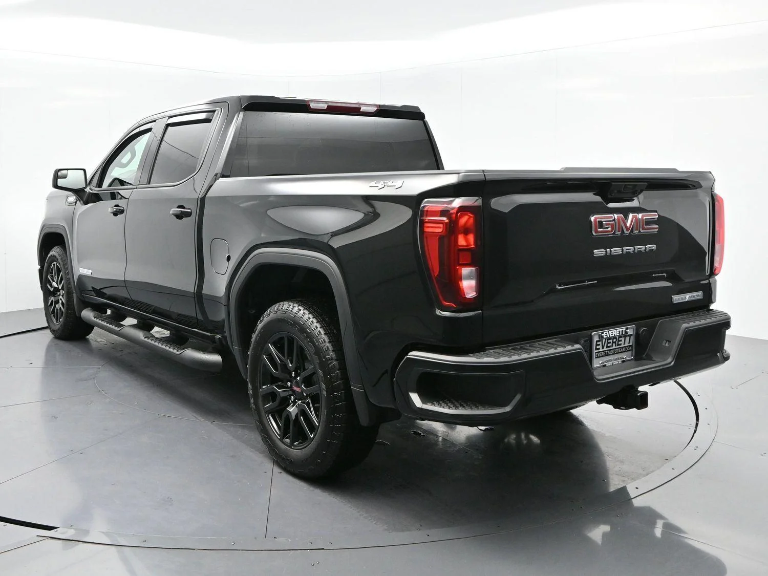 Used 2025 Onyx Black GMC Elevation image 5