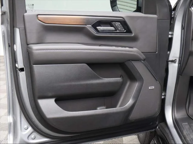 New 2026 Sterling Metallic GMC Denali image 31