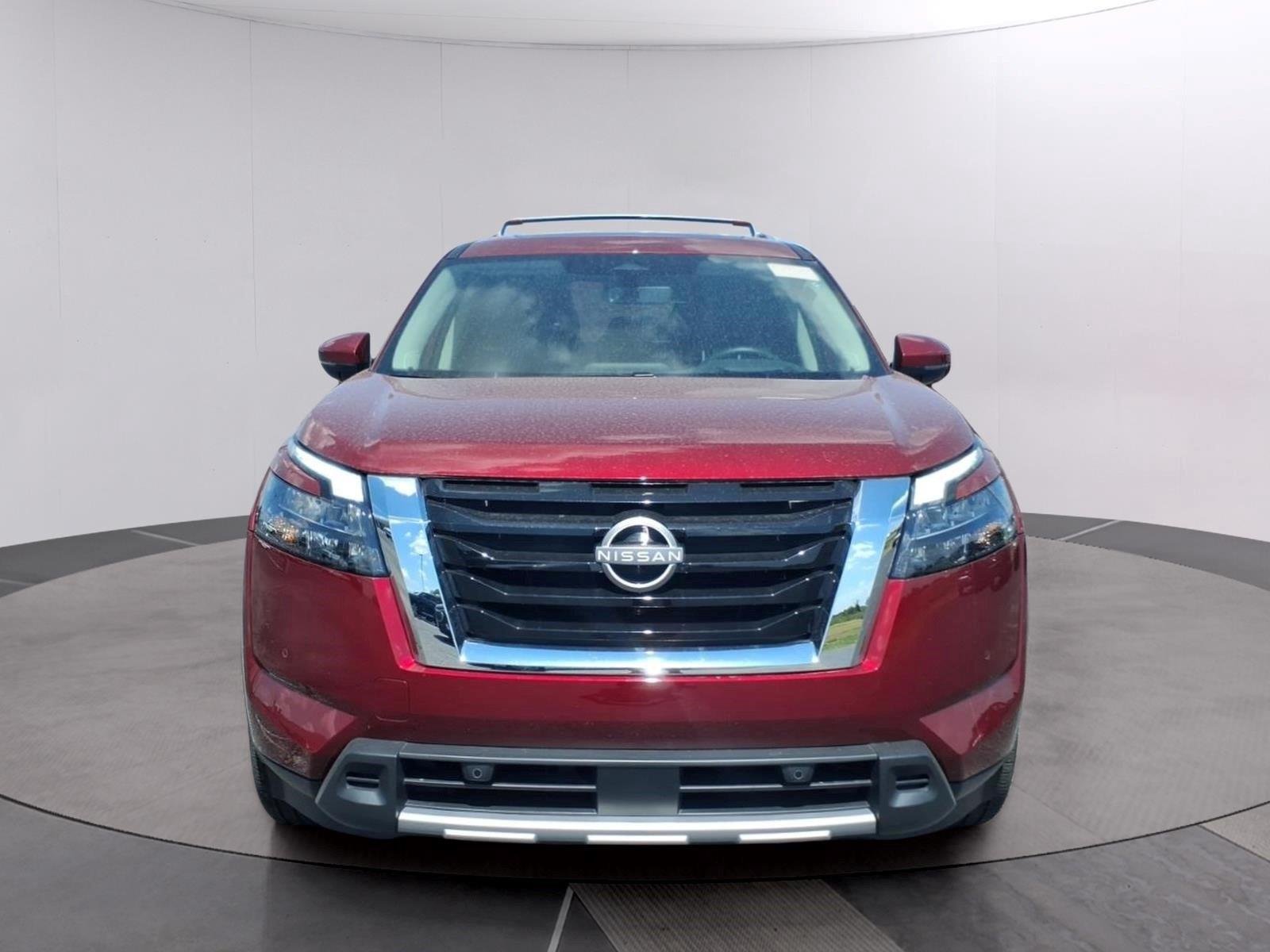 Used 2025 Scarlet Ember Tintcoat Nissan Platinum image 5