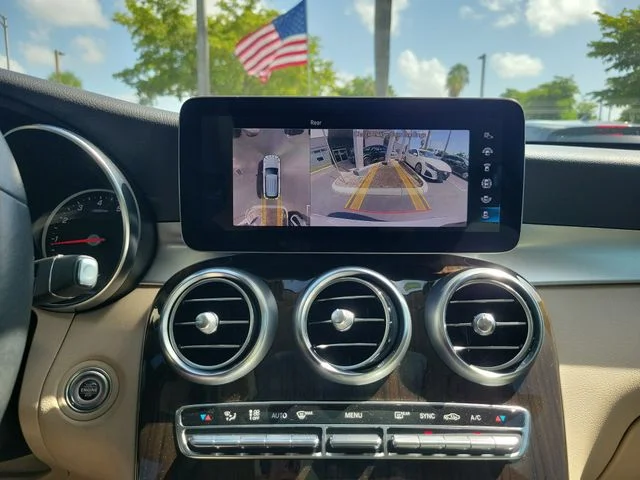 Used 2022 White Mercedes-Benz GLC 300 image 28