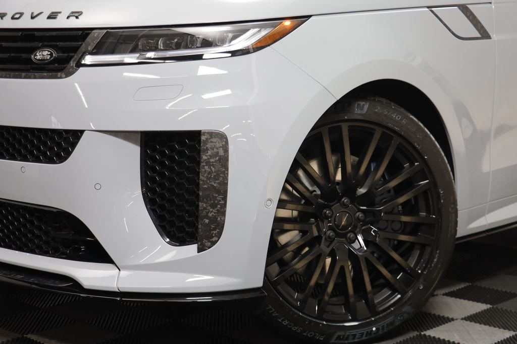 New 2026 Arroios Grey LAND ROVER SV image 4