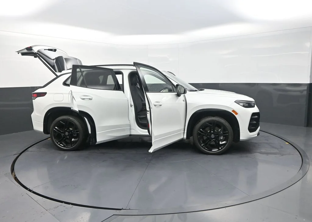 New 2026 White Volkswagen 2.0T SE R-Line Black image 37