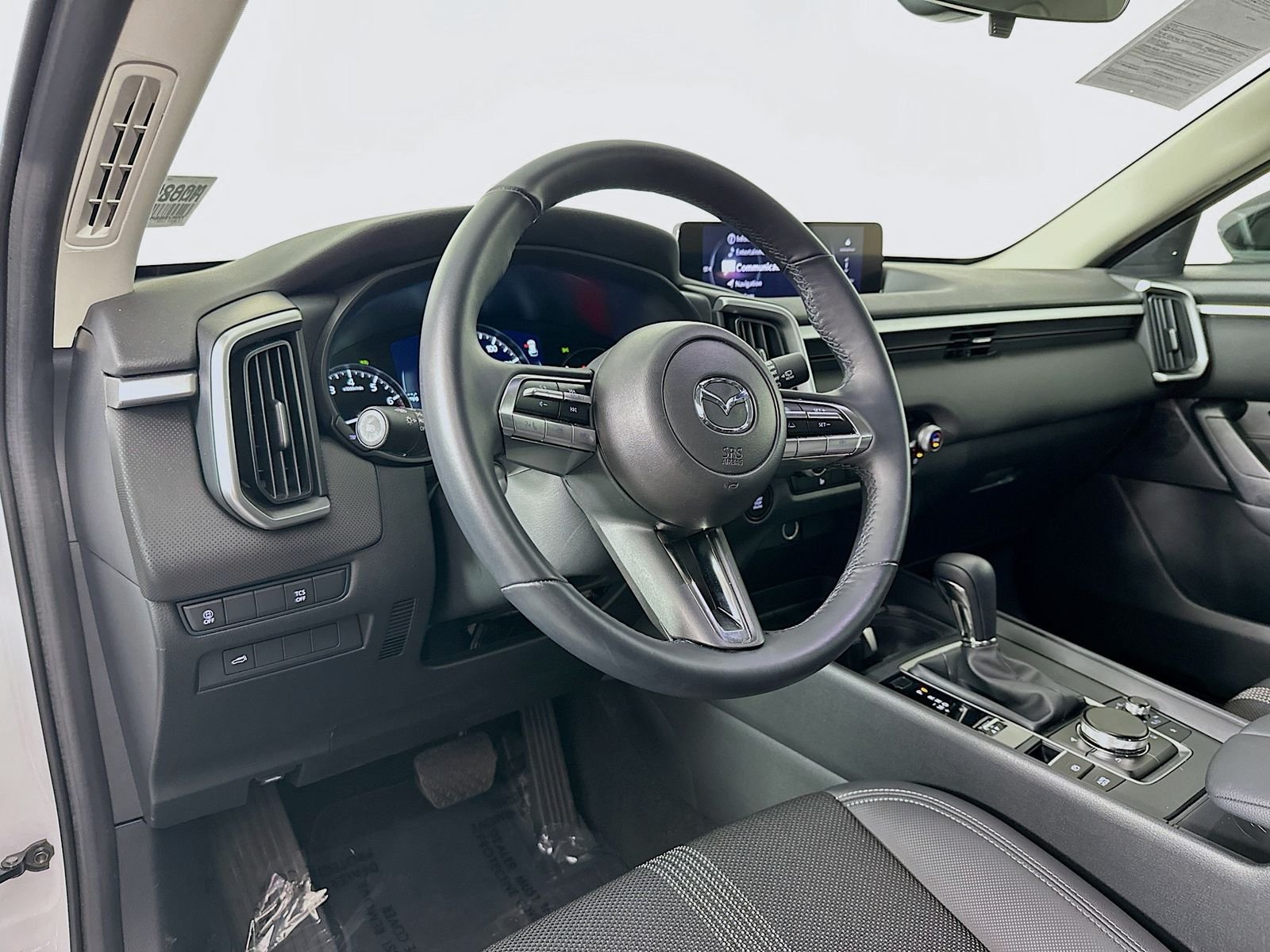 Certified Used 2025 Pearl Mazda 2.5 S Preferred Package Carplay Heated Seats Keyless image 9
