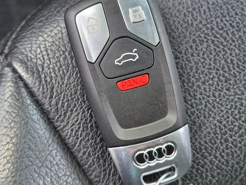 Used 2018  Audi Premium image 38