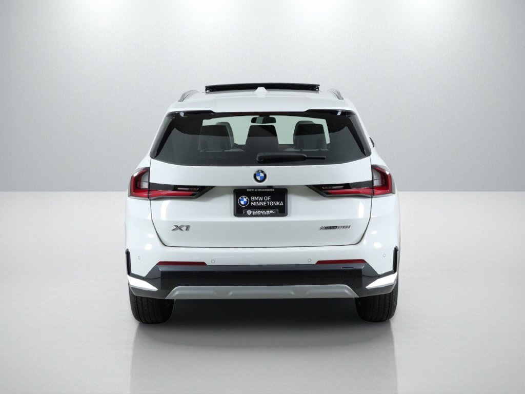 New 2027 Alpine White BMW xDrive28i image 10