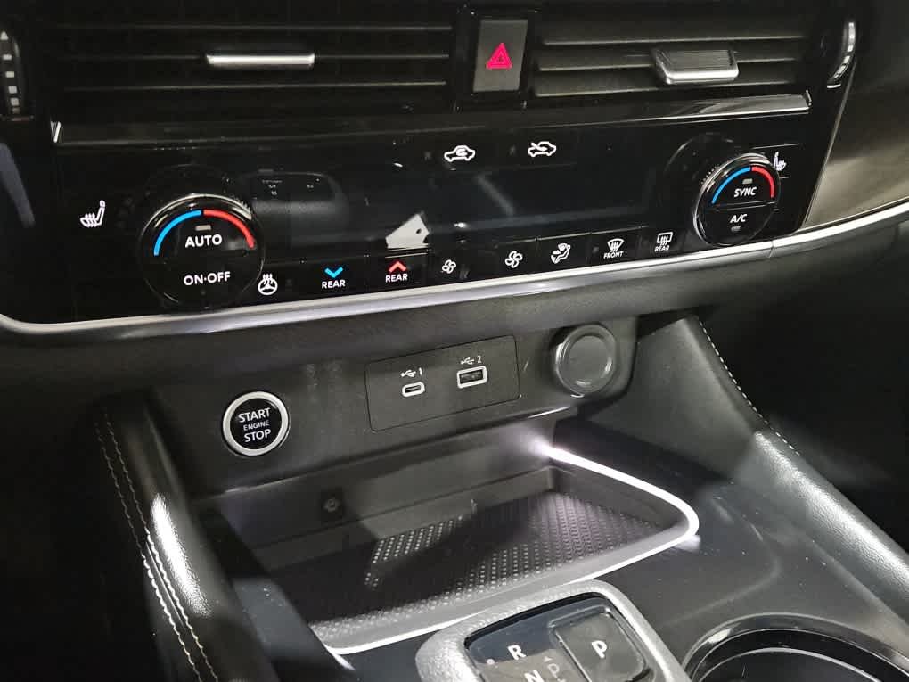 Used 2023 Super Black Nissan Platinum image 16