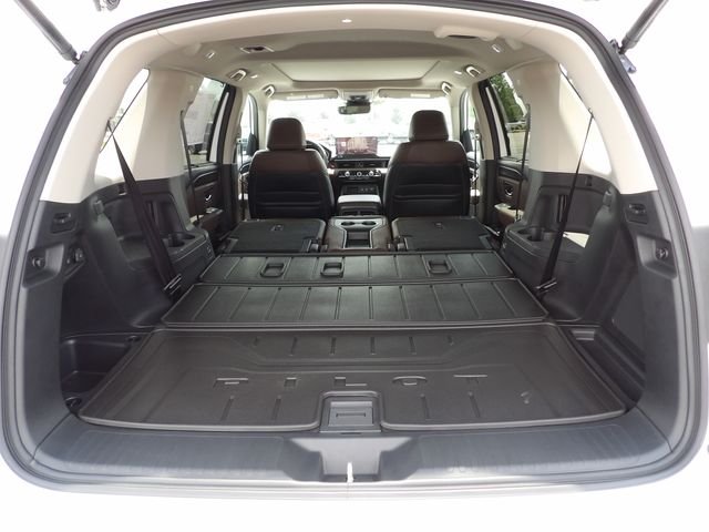 New 2026 Platinum White Pearl Honda Touring image 21