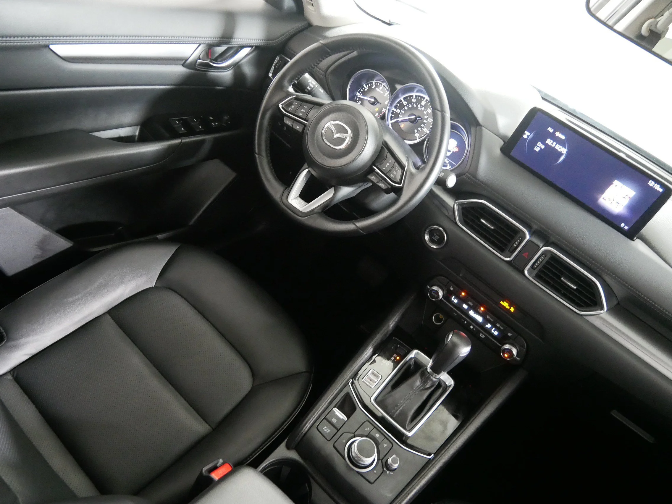 Used 2025 Platinum Quartz Metallic Mazda 2.5 S Select Package image 9