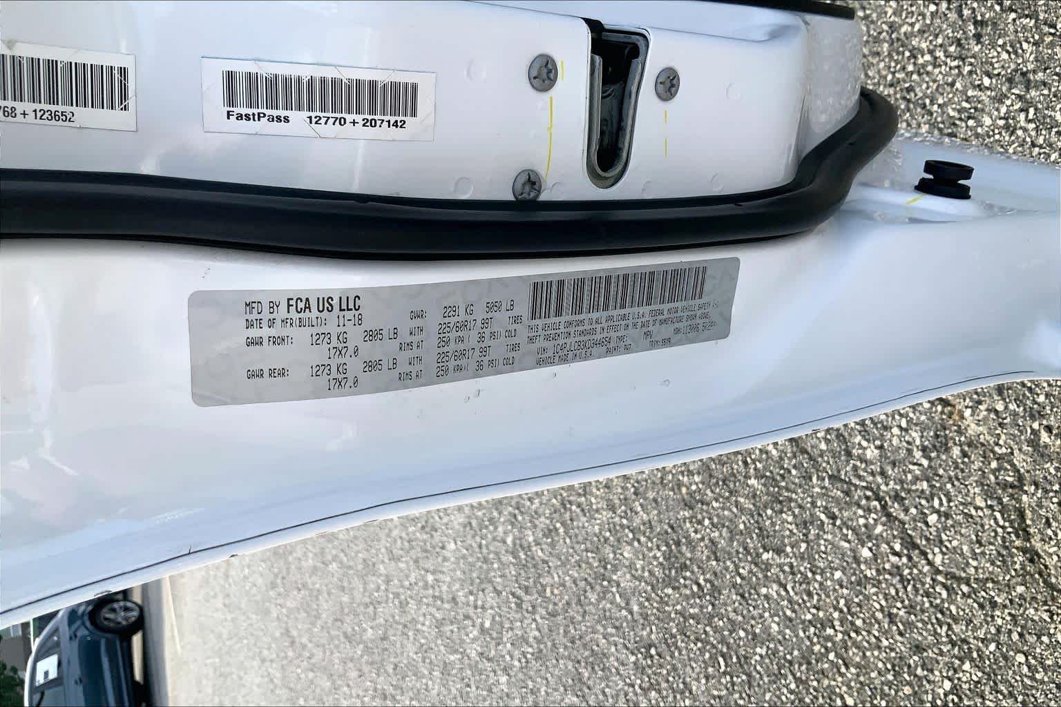 Used 2019 Bright White Clearcoat Jeep Latitude image 29