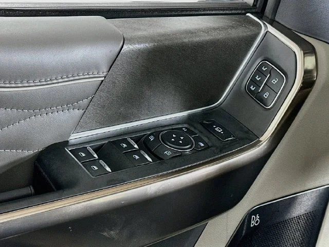 New 2026 Gray Ford Platinum image 10
