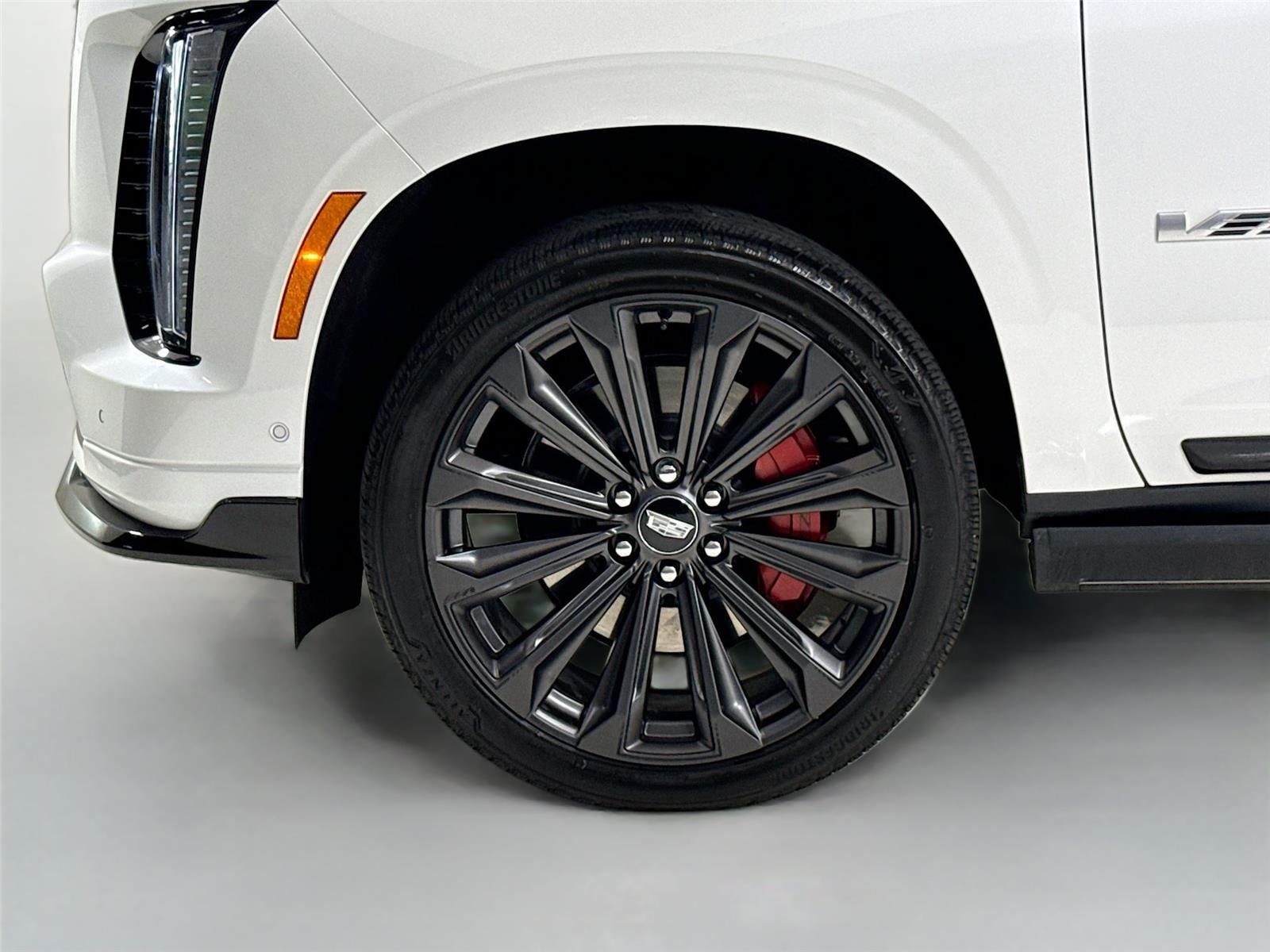 Used 2025 Crystal White Tricoat Cadillac AWD V-Series | Rear TVs | Super Cruise image 47