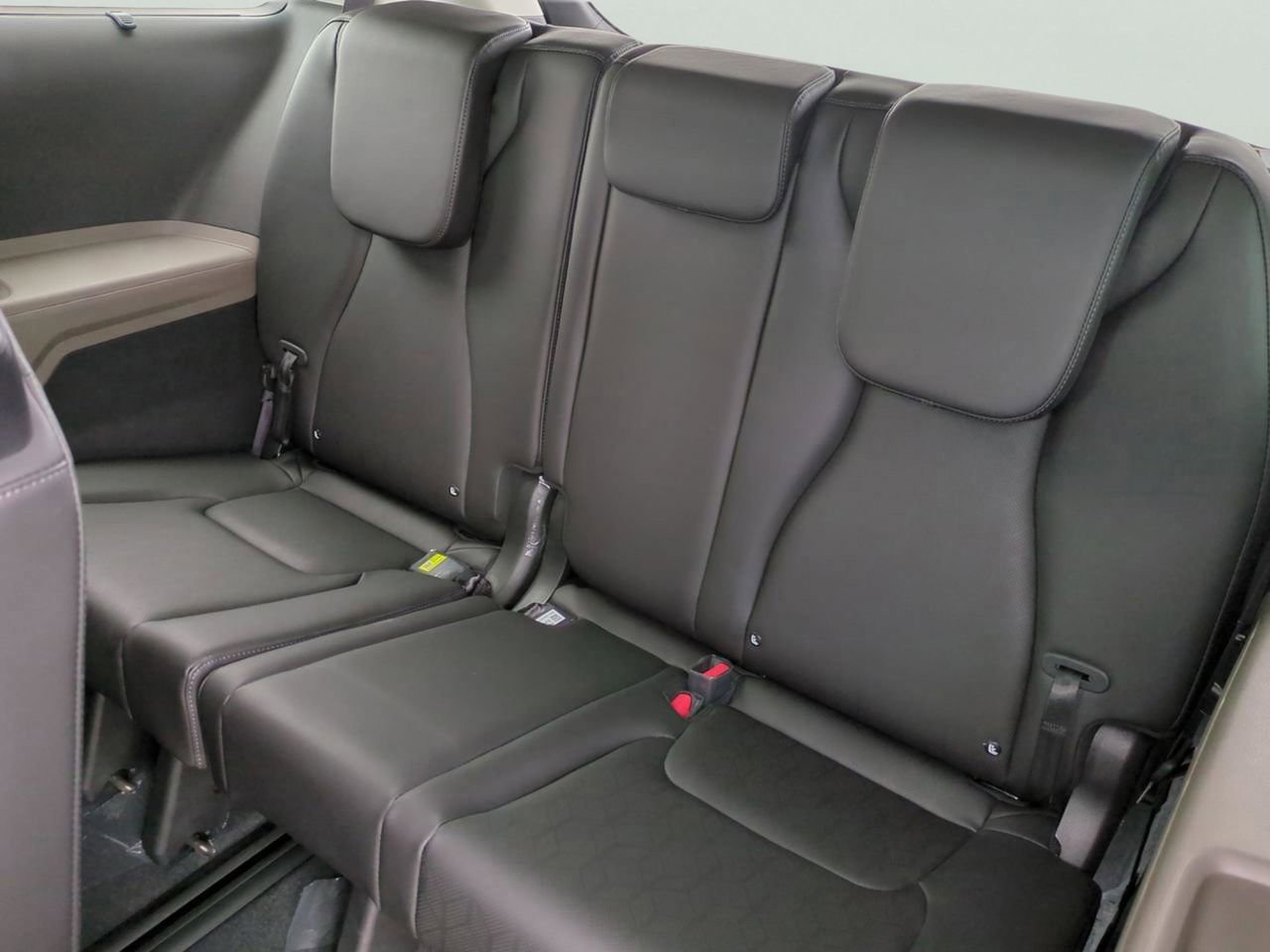 New 2026 Ceramic Silver Kia EX image 17