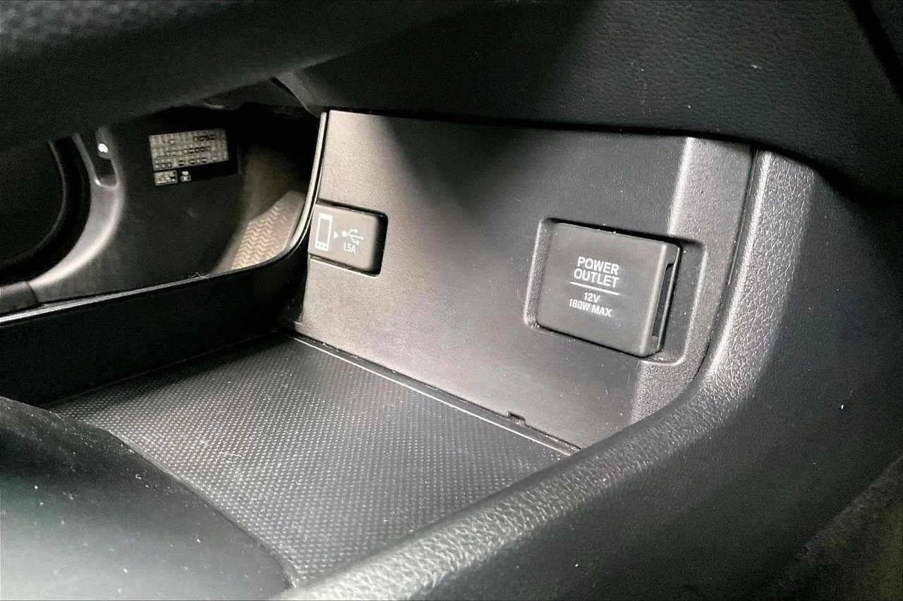 Used 2021  Honda Sport image 15