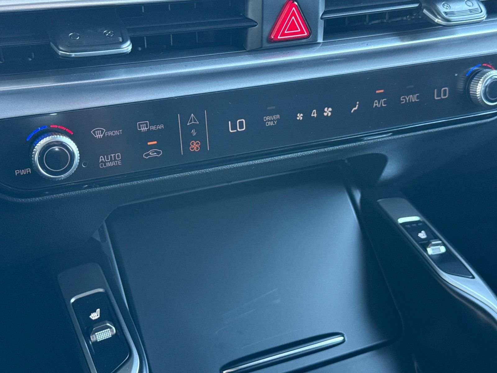New 2026 Snow White Pearl Kia EX AWD image 25